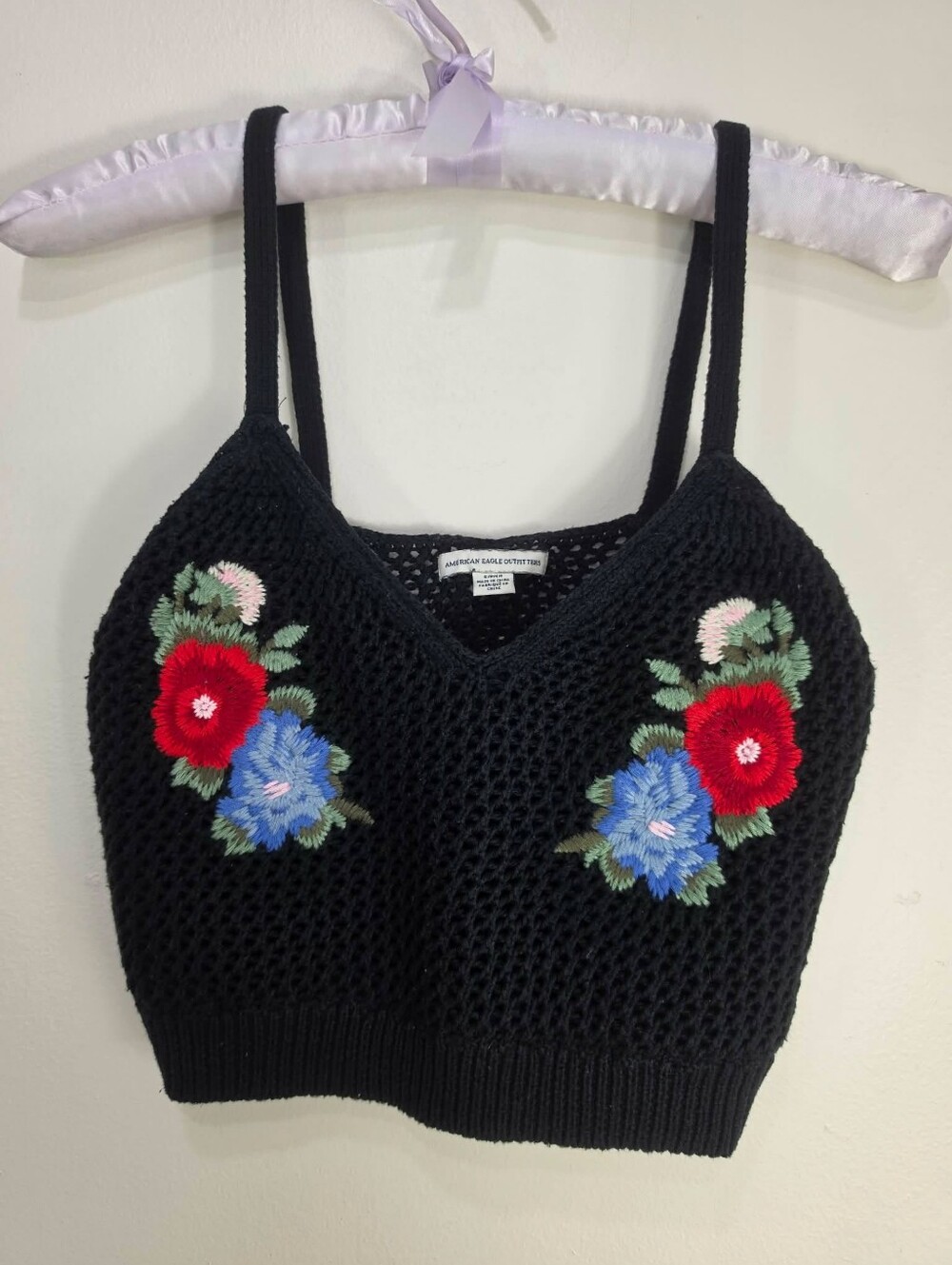American Eagle Outfitters Black Crochet Floral Cropped Camisole